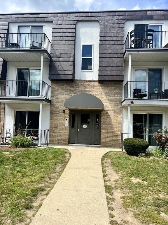 2 bed, 1 bath apartment for rent at 4 Shadowbrook Ln Unit 6, Milford — photo 17 of 24