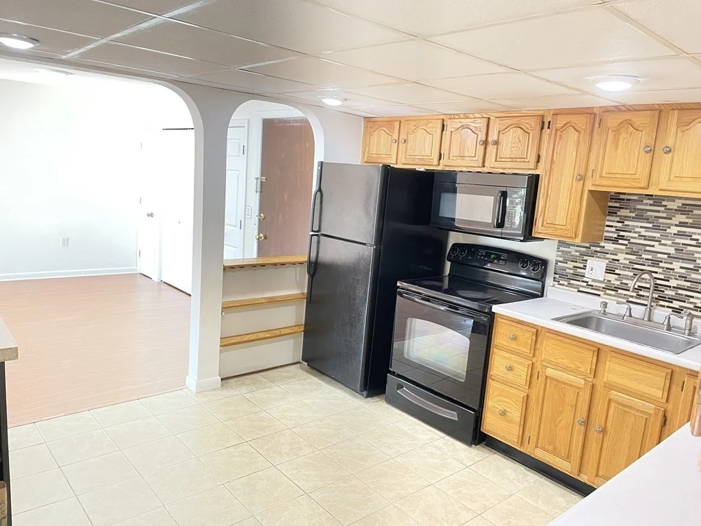 2 bed, 1 bath apartment for rent at 4 Shadowbrook Ln Unit 6, Milford — photo 7 of 24