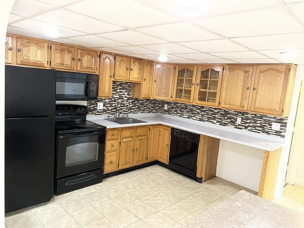 2 bed, 1 bath apartment for rent at 4 Shadowbrook Ln Unit 6, Milford — photo 6 of 24