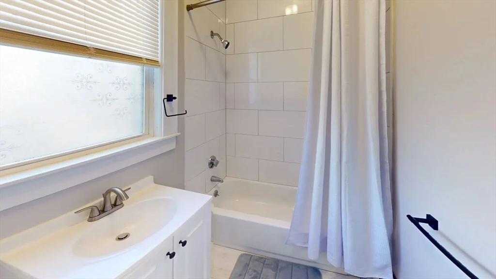 2 bed, 1 bath apartment for rent at 4 Sherman St Unit 1, Harvard Square — photo 5 of 8