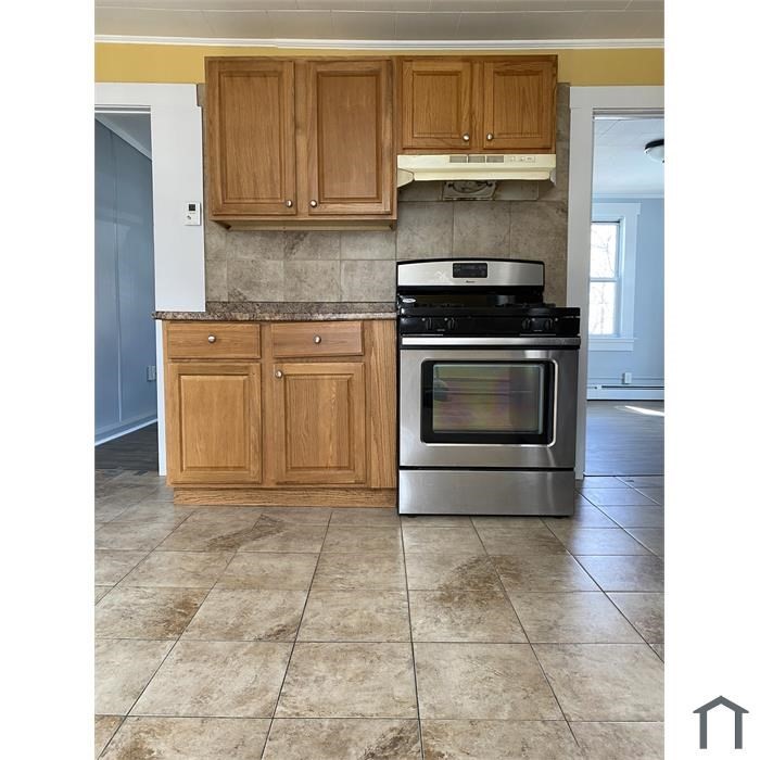 2 bed, 1 bath apartment for rent at 4 Sherman Unit 2, Peabody — photo 5 of 6