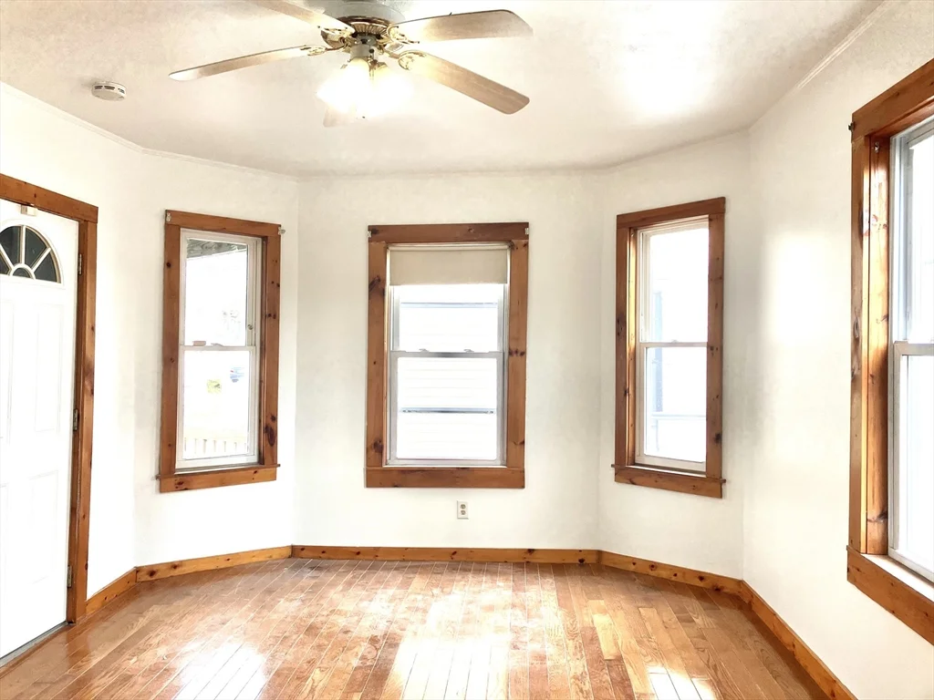 2 bed, 1 bath apartment for rent at 4 Sisson Ter Unit 1, East Lynn — photo 9 of 16