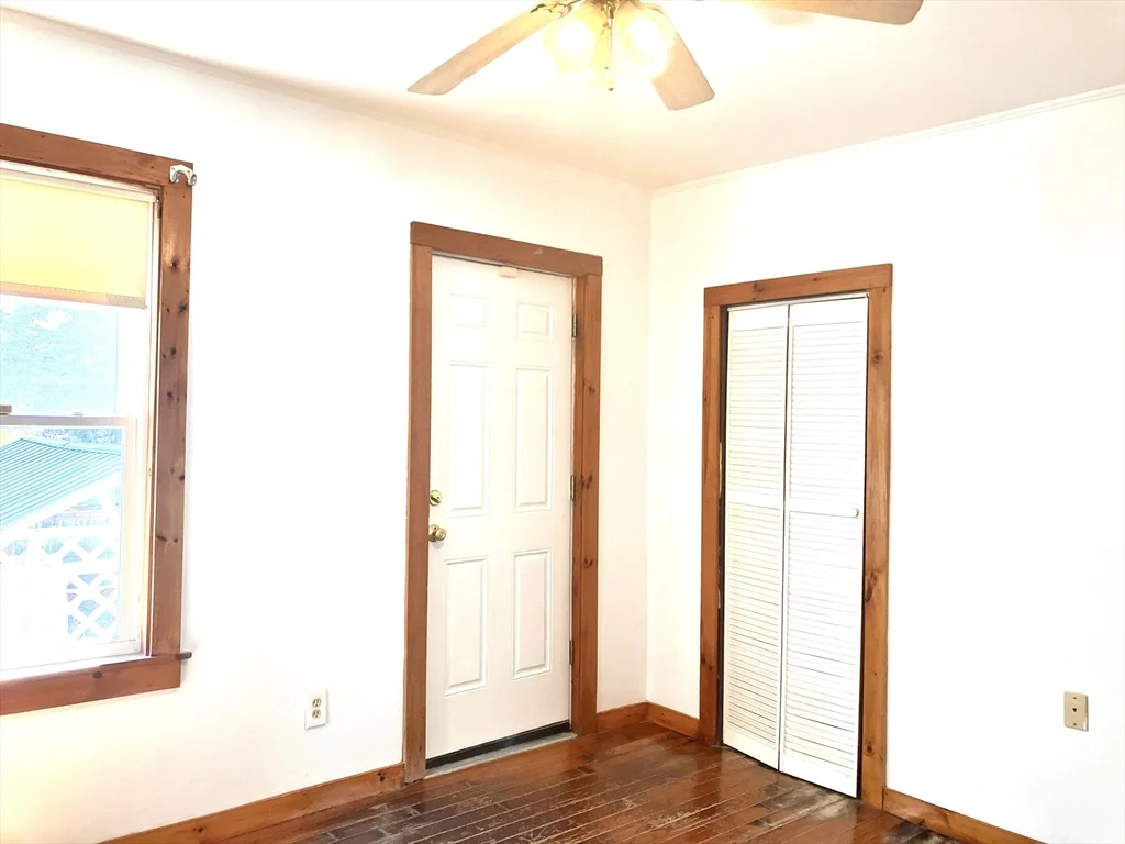 2 bed, 1 bath apartment for rent at 4 Sisson Ter Unit 1, East Lynn — photo 13 of 16