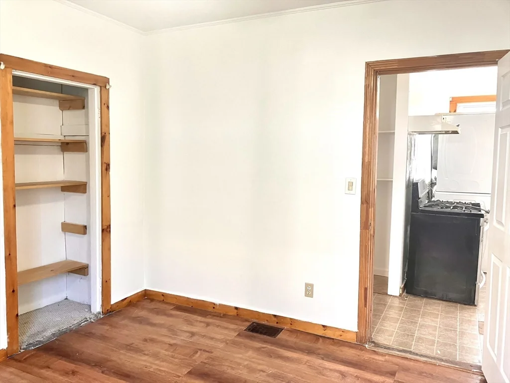 2 bed, 1 bath apartment for rent at 4 Sisson Ter Unit 1, East Lynn — photo 14 of 16