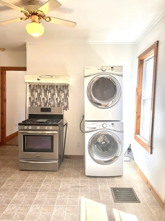 2 bed, 1 bath apartment for rent at 4 Sisson Ter Unit 1, East Lynn — photo 7 of 16