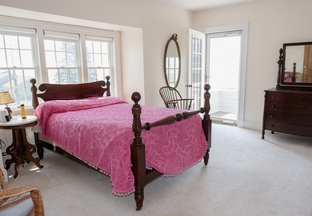 5 bed, 3 bath apartment for rent at 4 Spray Ave Unit 0, Marblehead — photo 13 of 33