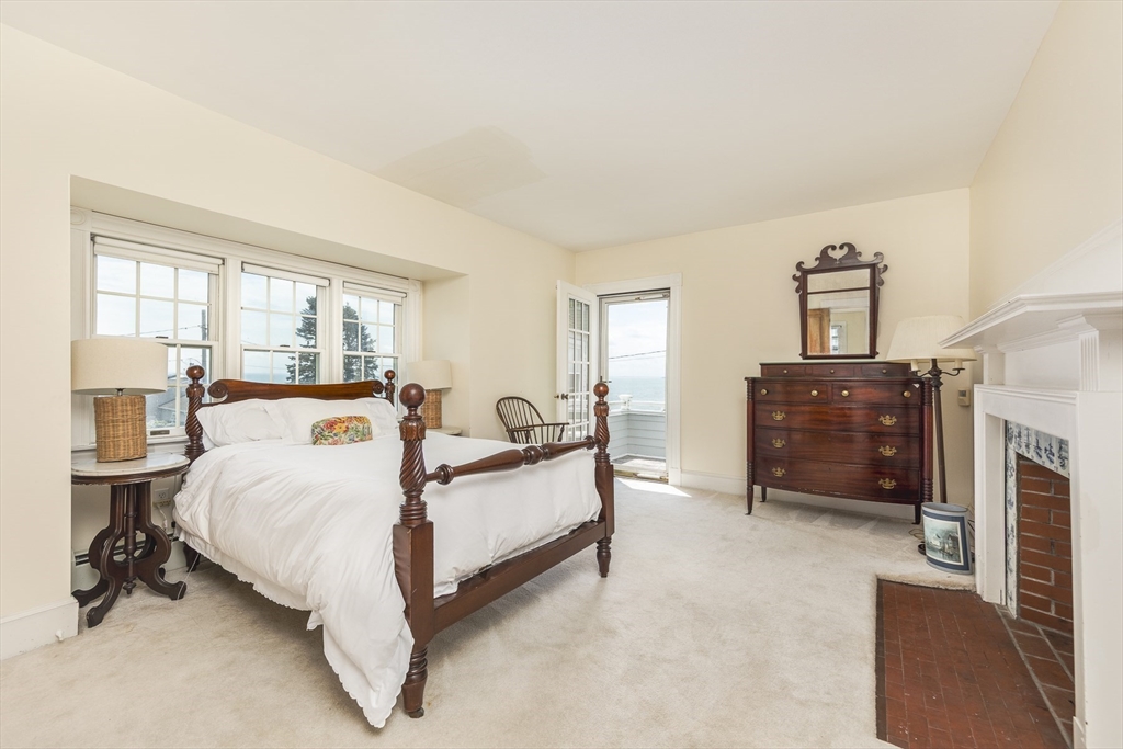 5 bed, 3 bath apartment for rent at 4 Spray Ave Unit 0, Marblehead — photo 20 of 33
