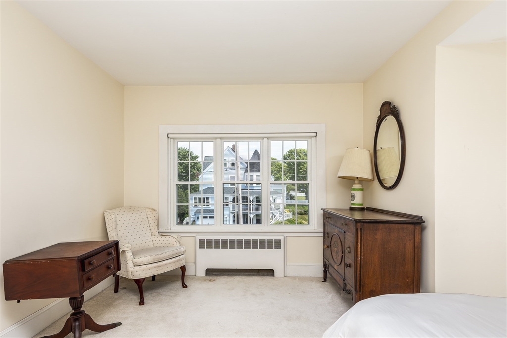 5 bed, 3 bath apartment for rent at 4 Spray Ave Unit 0, Marblehead — photo 27 of 33