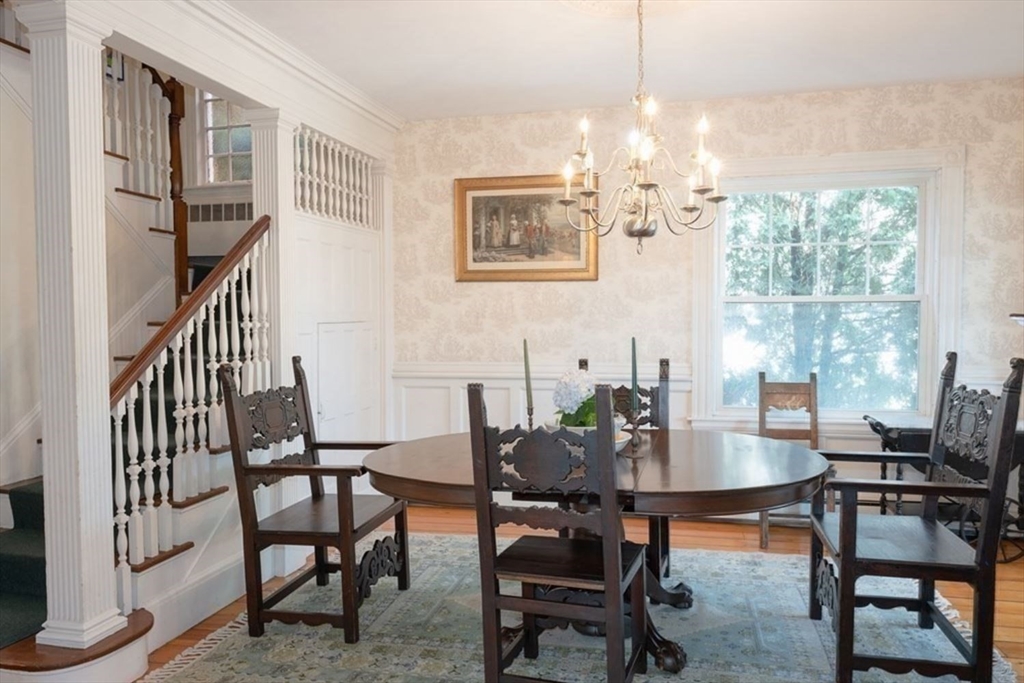 5 bed, 3 bath apartment for rent at 4 Spray Ave Unit 0, Marblehead — photo 11 of 33