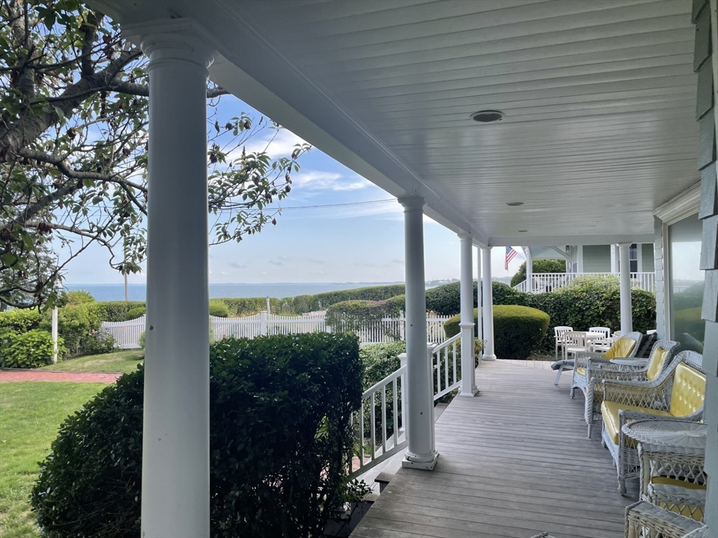 5 bed, 3 bath apartment for rent at 4 Spray Ave Unit 0, Marblehead — photo 32 of 33