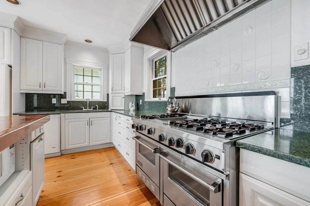 5 bed, 3 bath apartment for rent at 4 Spray Ave Unit SF, Marblehead — photo 12 of 34