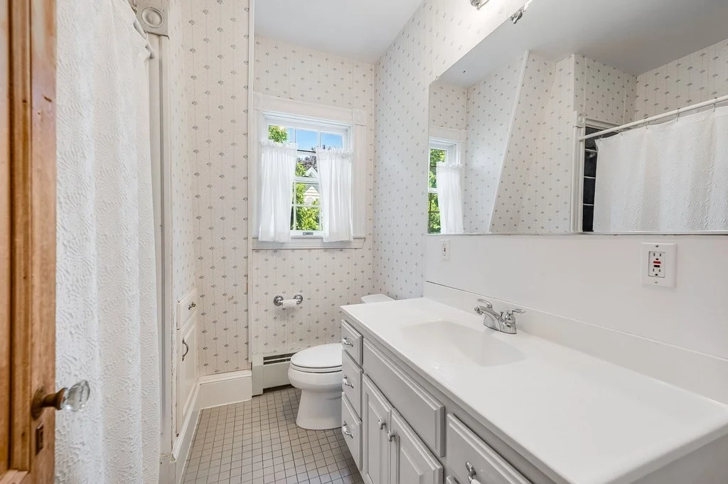 5 bed, 3 bath apartment for rent at 4 Spray Ave Unit SF, Marblehead — photo 22 of 34