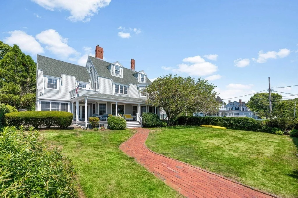5 bed, 3 bath apartment for rent at 4 Spray Ave Unit SF, Marblehead