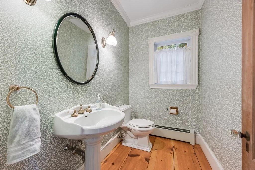 5 bed, 3 bath apartment for rent at 4 Spray Ave Unit SF, Marblehead — photo 14 of 34