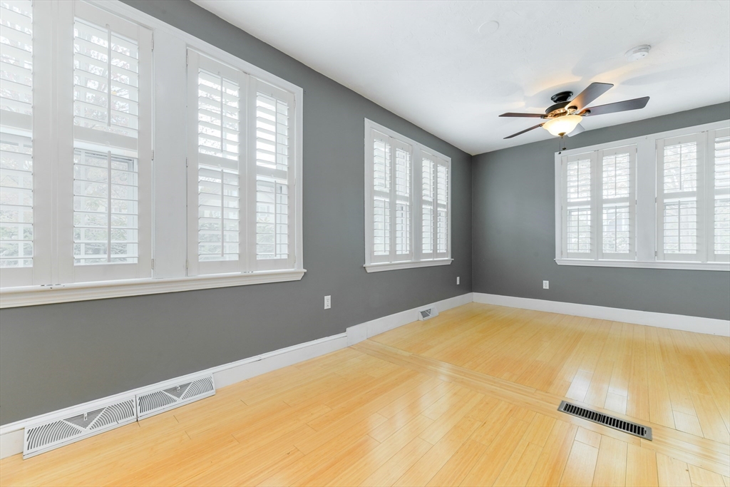 1 bed, 1 bath apartment for rent at 4 Spruce Rd Unit 1, Precinct One/Upper Dedham — photo 5 of 14