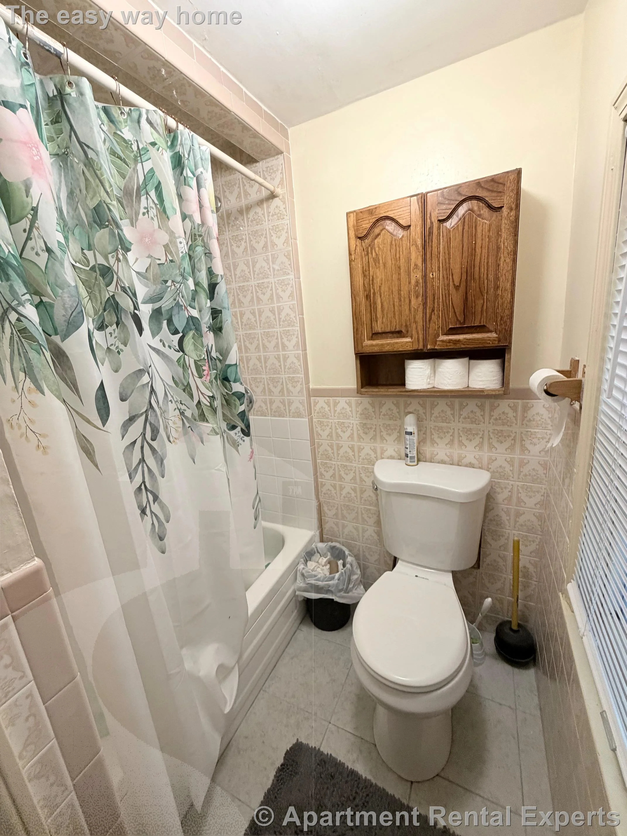 4 bed, 2 bath apartment for rent at 4 Saint Mary Rd, Central Square — photo 18 of 25
