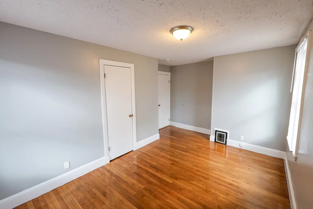3 bed, 1 bath apartment for rent at 4 Standard St Unit 2, Mattapan — photo 3 of 14