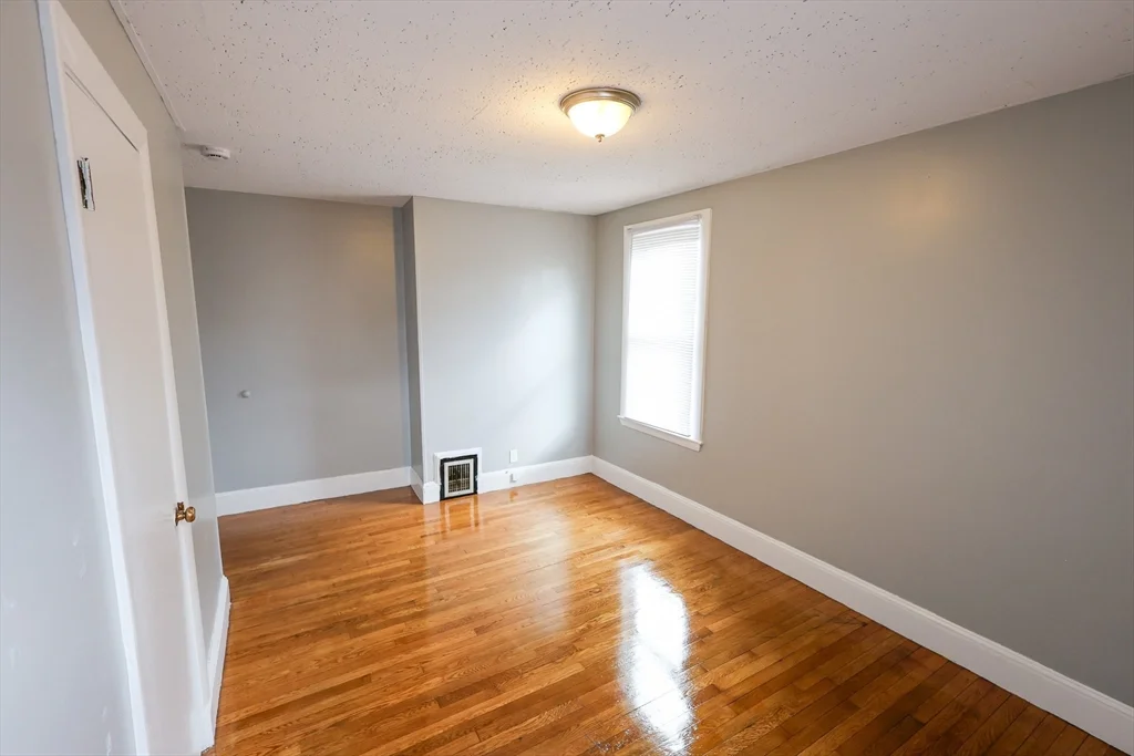3 bed, 1 bath apartment for rent at 4 Standard St Unit 2, Mattapan — photo 9 of 14