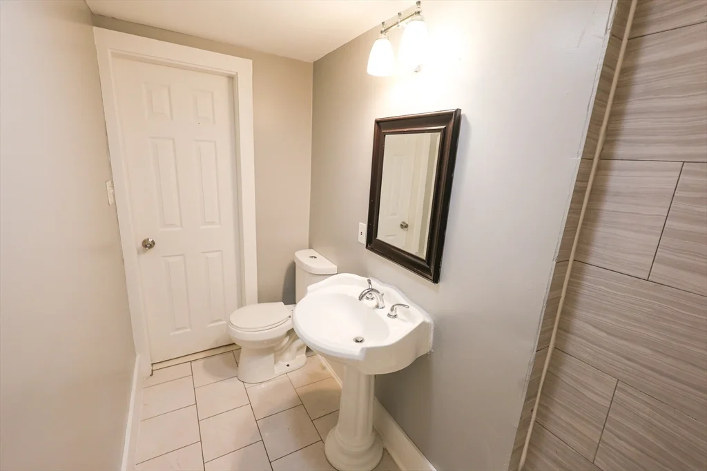 3 bed, 1 bath apartment for rent at 4 Standard St Unit 2, Mattapan — photo 8 of 14