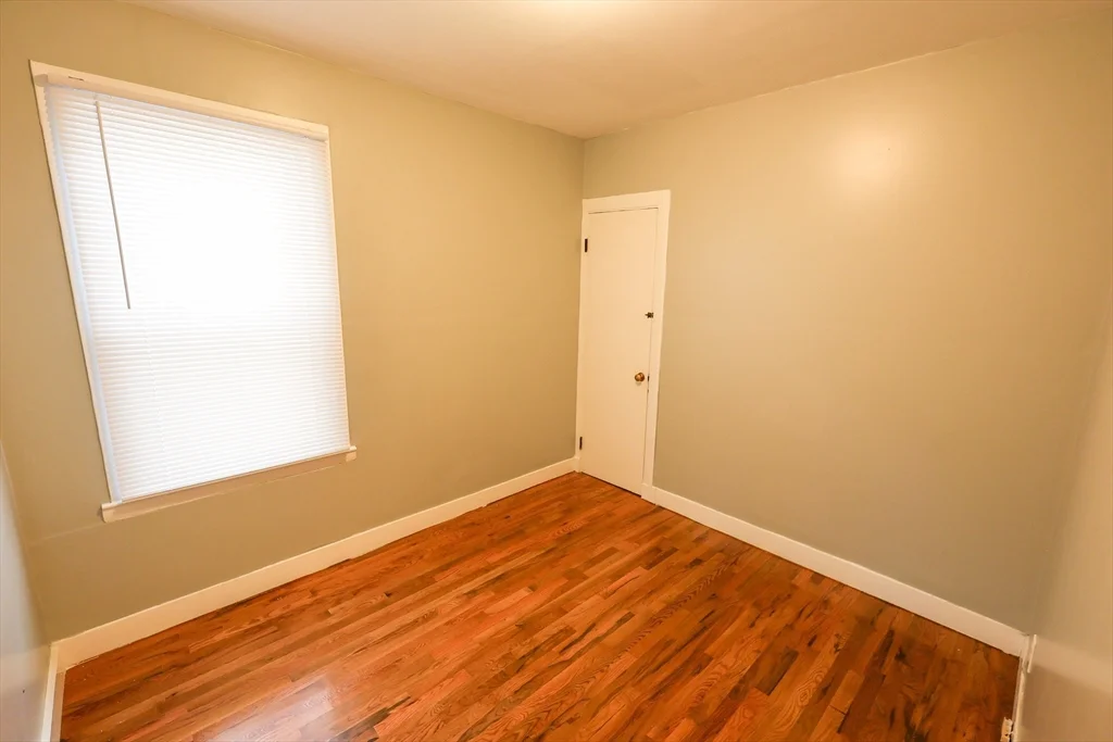 3 bed, 1 bath apartment for rent at 4 Standard St Unit 2, Mattapan — photo 4 of 14