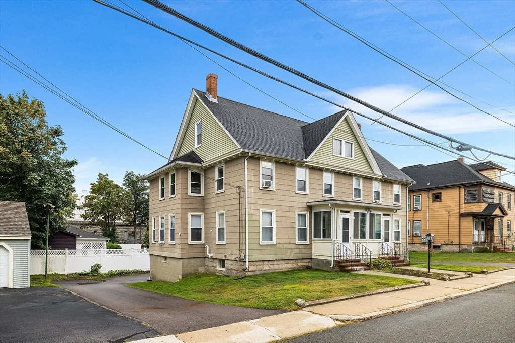 3 bed, 1 bath apartment for rent at 4 State St Unit 4, Milford — photo 2 of 23