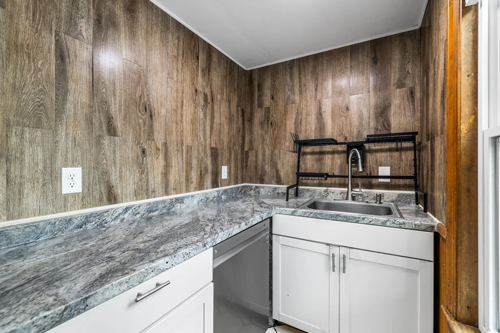 3 bed, 1 bath apartment for rent at 4 State St Unit 4, Milford — photo 9 of 23