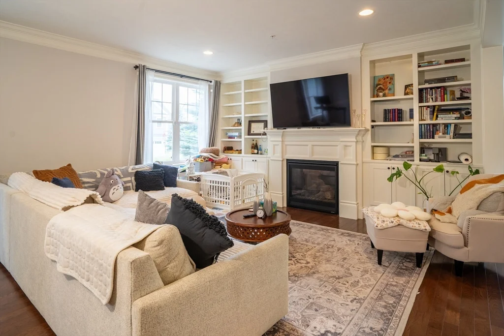 3 bed, 2 bath apartment for rent at 4 Strauss Ln Unit 4, Framingham