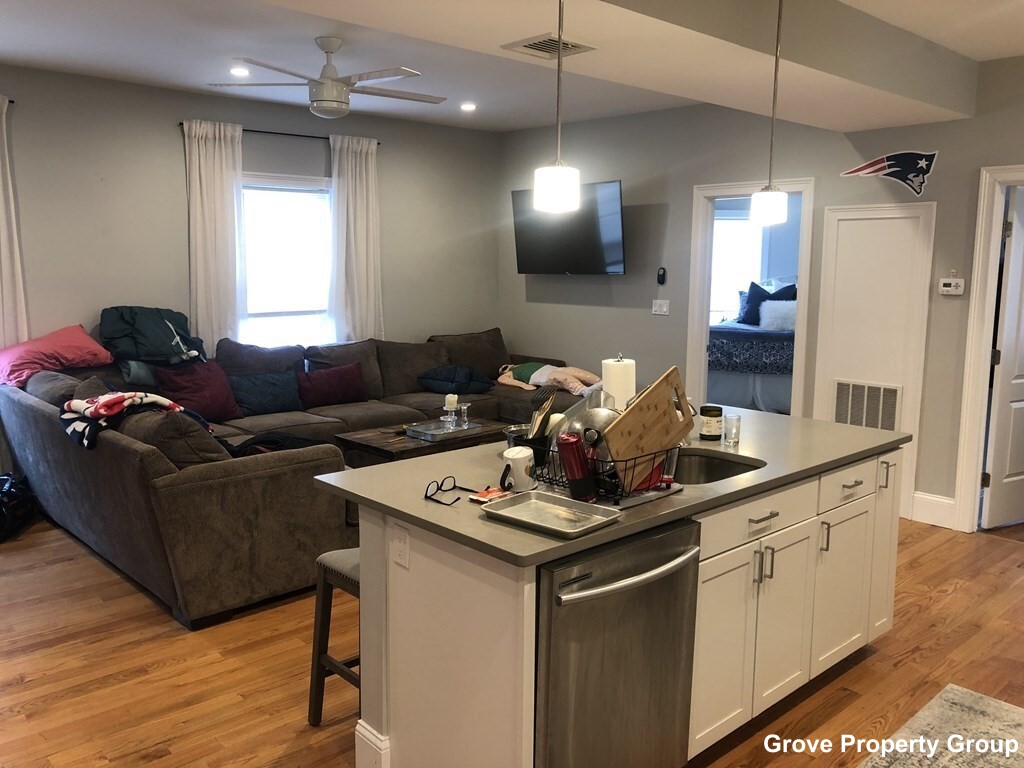 4 bed, 1.5 bath apartment for rent at 4 Sumner St Unit 195 E. Cottage - Unit 2, Dorchester — photo 8 of 9