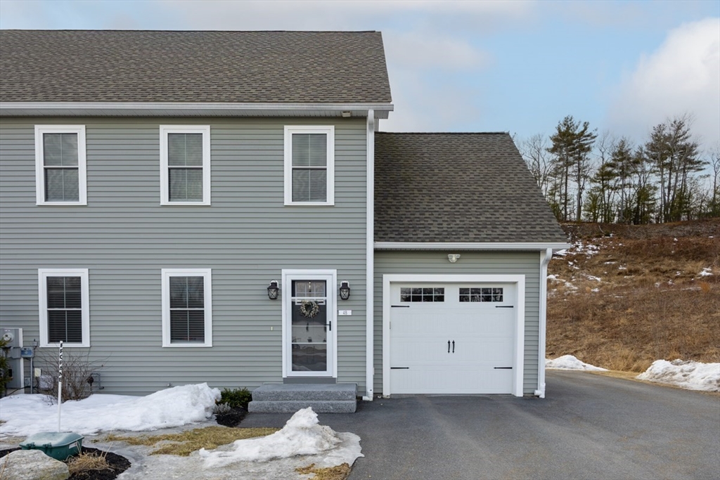 3 bed, 2 bath apartment for rent at 4 Tandem Dr Unit B, Westminster — photo 1 of 26