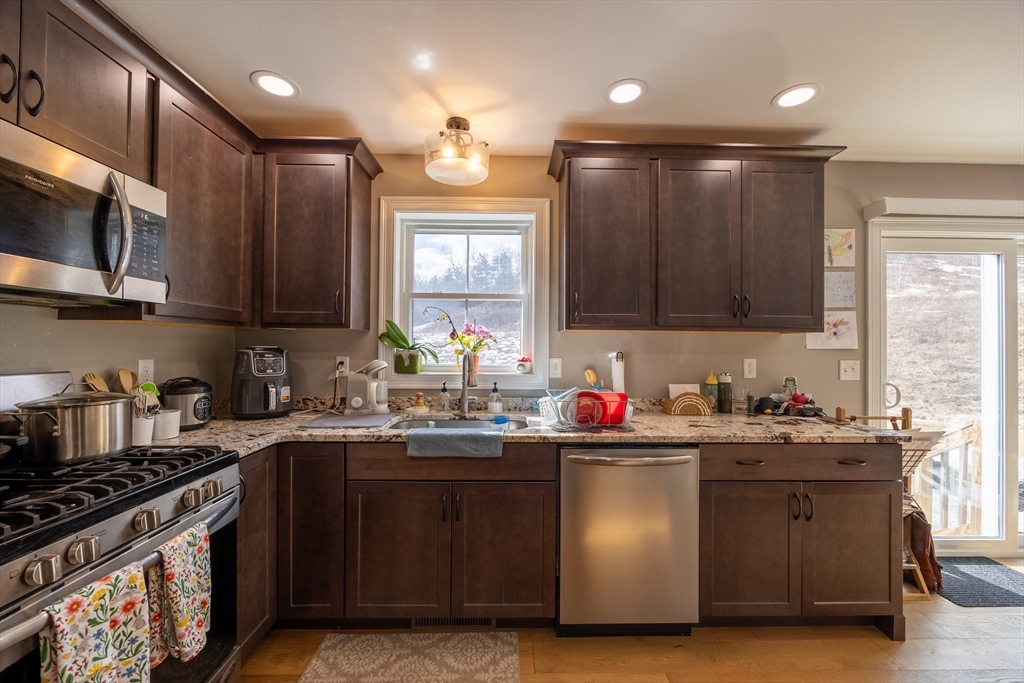 3 bed, 2 bath apartment for rent at 4 Tandem Dr Unit B, Westminster — photo 2 of 26