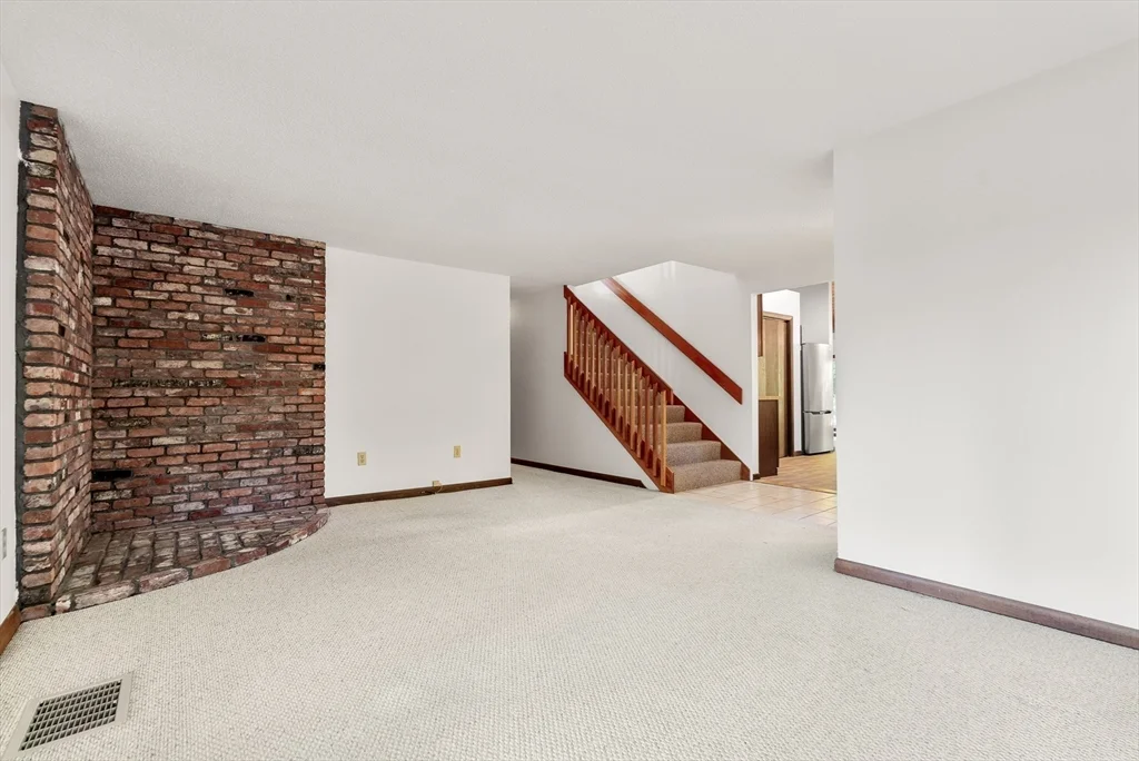 4 bed, 3 bath apartment for rent at 4 Tanglewood Rd, Manchester — photo 6 of 38