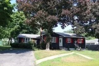 4 bed, 1 bath apartment for rent at 4 Thurston St, Foxboro — photo 1 of 32