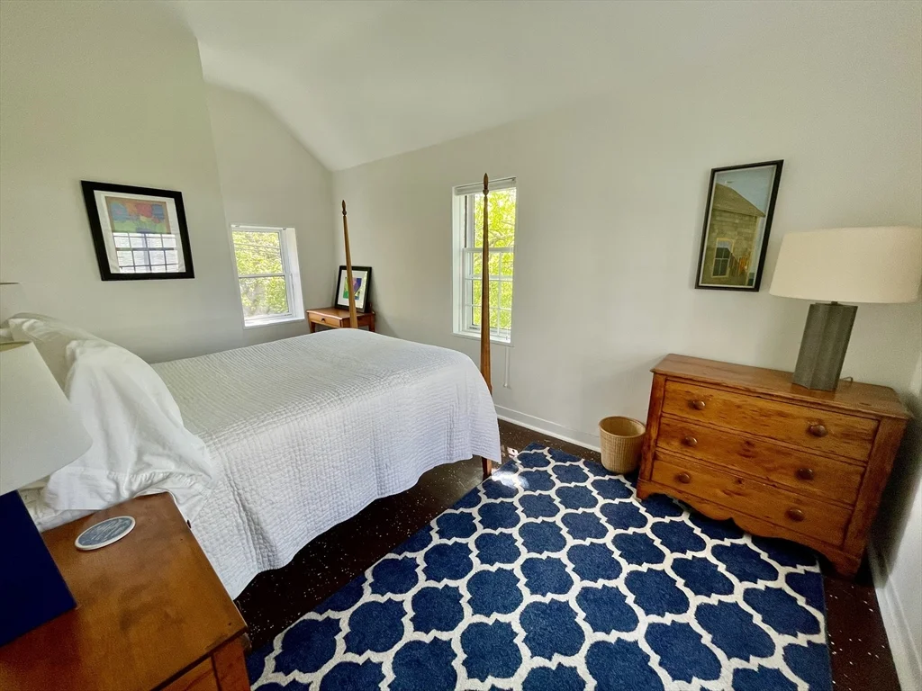 4 bed, 2 bath apartment for rent at 4 Traders Ln, Nantucket — photo 11 of 15