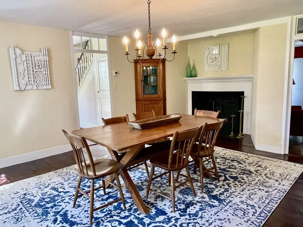 4 bed, 2 bath apartment for rent at 4 Traders Ln, Nantucket — photo 6 of 15