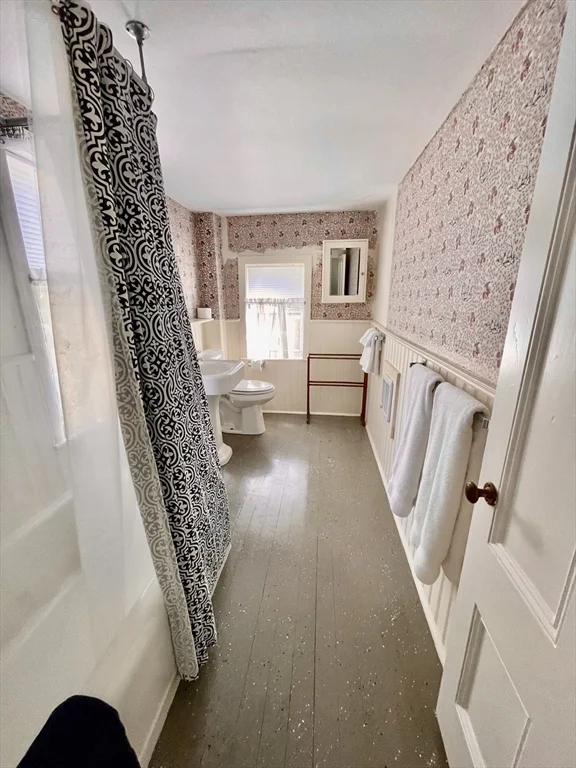 4 bed, 2 bath apartment for rent at 4 Traders Ln, Nantucket — photo 13 of 15