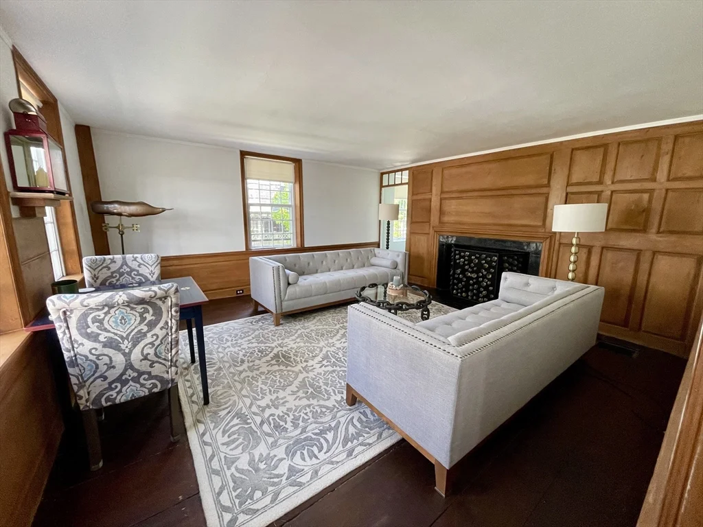 4 bed, 2 bath apartment for rent at 4 Traders Ln, Nantucket — photo 3 of 15