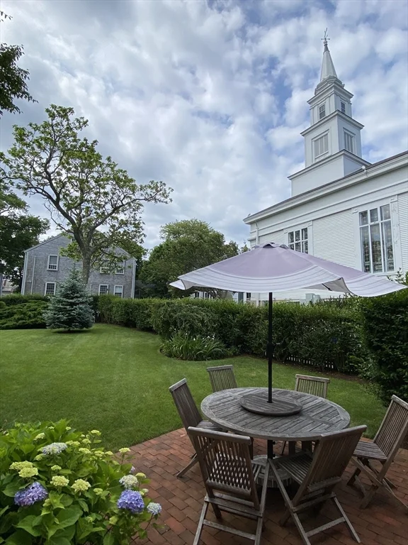 4 bed, 2 bath apartment for rent at 4 Traders Ln, Nantucket — photo 14 of 15