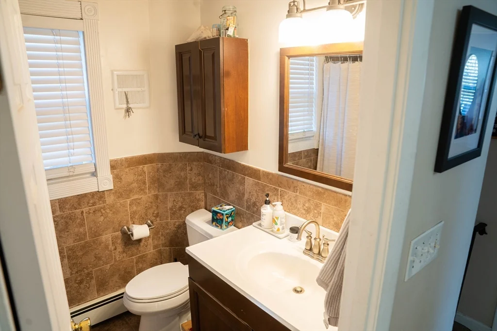 4 bed, 2 bath apartment for rent at 4 Tyndale St Unit 2, Roslindale — photo 11 of 20