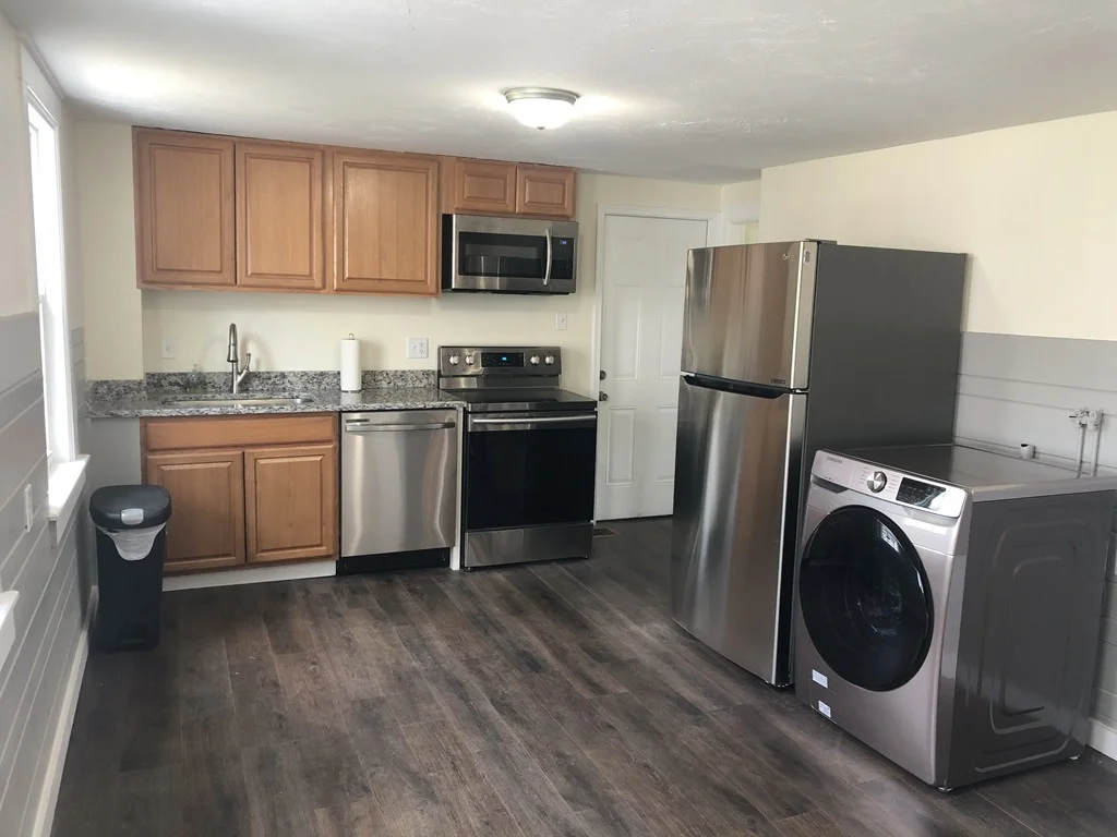 2 bed, 1 bath apartment for rent at 4 Underwood Ct Unit 1, Westborough — photo 3 of 19
