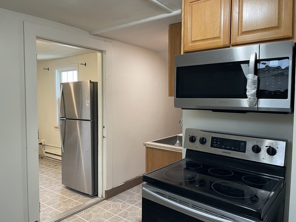 2 bed, 1 bath apartment for rent at 4 Underwood Ct Unit 3, Westborough — photo 5 of 16