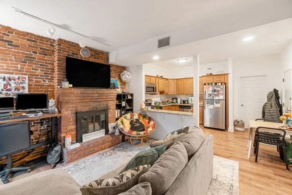 2 bed, 1 bath apartment for rent at 4 Union Park St Unit 1, South End