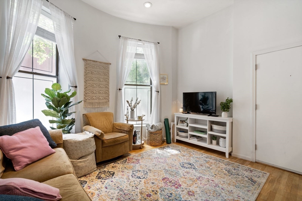 2 bed, 1 bath apartment for rent at 4 Union Park St Unit 2, South End — photo 2 of 17