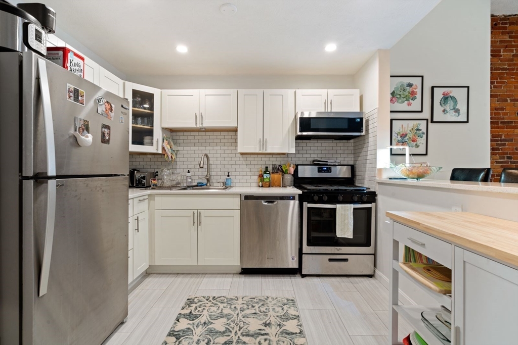 2 bed, 1 bath apartment for rent at 4 Union Park St Unit 2, South End — photo 6 of 17