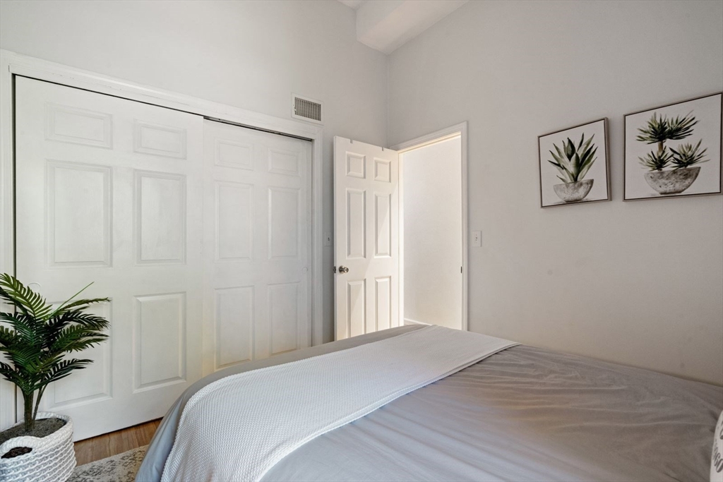 2 bed, 1 bath apartment for rent at 4 Union Park St Unit 2, South End — photo 15 of 17