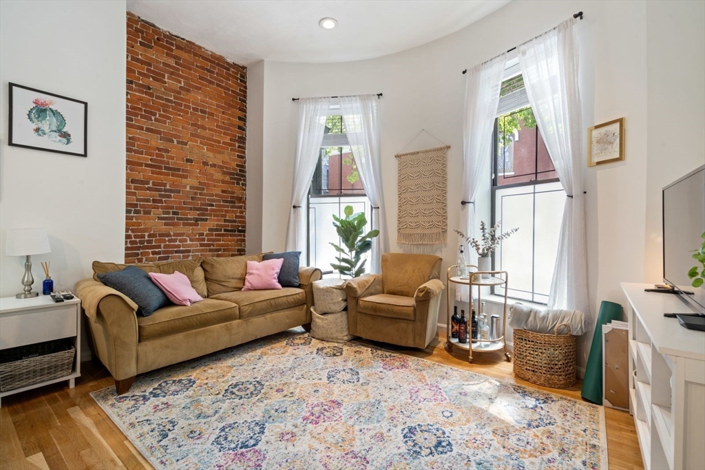 2 bed, 1 bath apartment for rent at 4 Union Park St Unit 2, South End