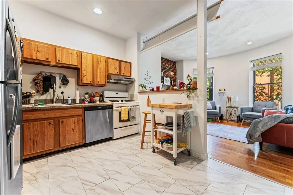 2 bed, 1 bath apartment for rent at 4 Union Park St Unit 3, South End — photo 3 of 19