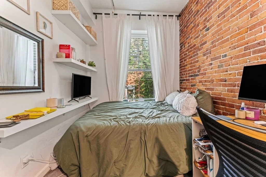 2 bed, 1 bath apartment for rent at 4 Union Park St Unit 3, South End — photo 17 of 19