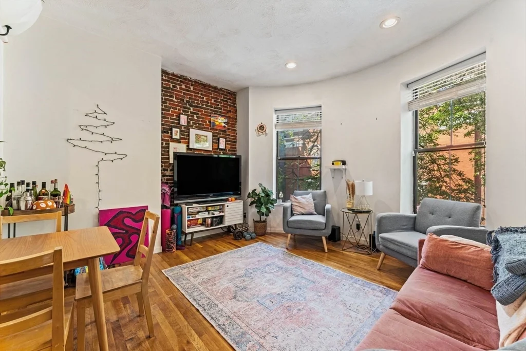 2 bed, 1 bath apartment for rent at 4 Union Park St Unit 3, South End — photo 4 of 19