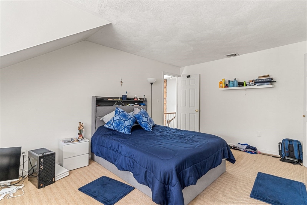 3 bed, 2 bath apartment for rent at 4 Union Park St Unit 4, South End — photo 11 of 15