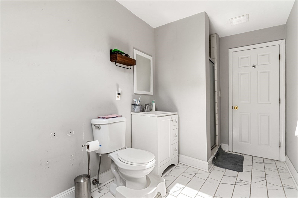 3 bed, 2 bath apartment for rent at 4 Union Park St Unit 4, South End — photo 13 of 15